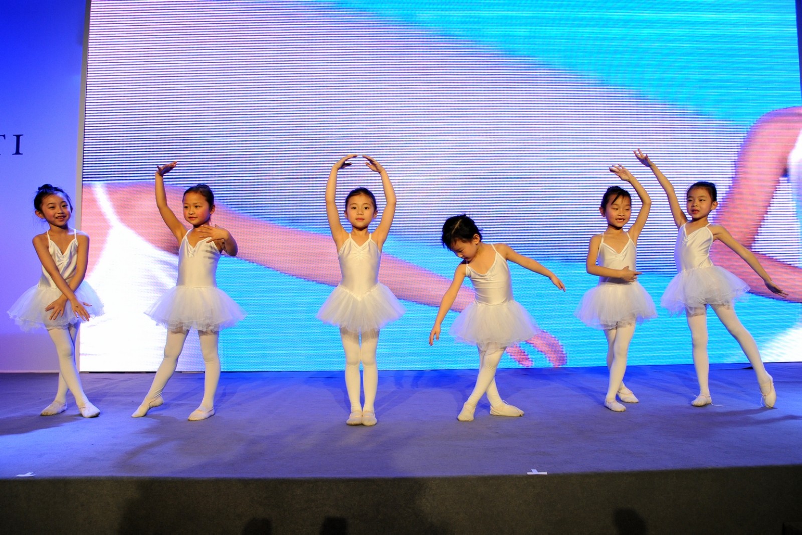 【单色舞蹈】少儿中国舞基本功技巧展示_哔哩哔哩_bilibili